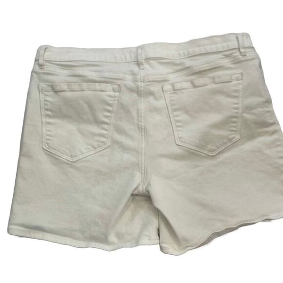 LOFT Cotton White Relaxed Skinny Fit Mid Rise Denim Stretch Shorts, Size 12 - Picture 2 of 13